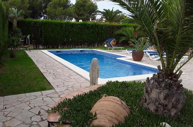 Vakantiehuis Ferienhaus mit Pool am Meer
