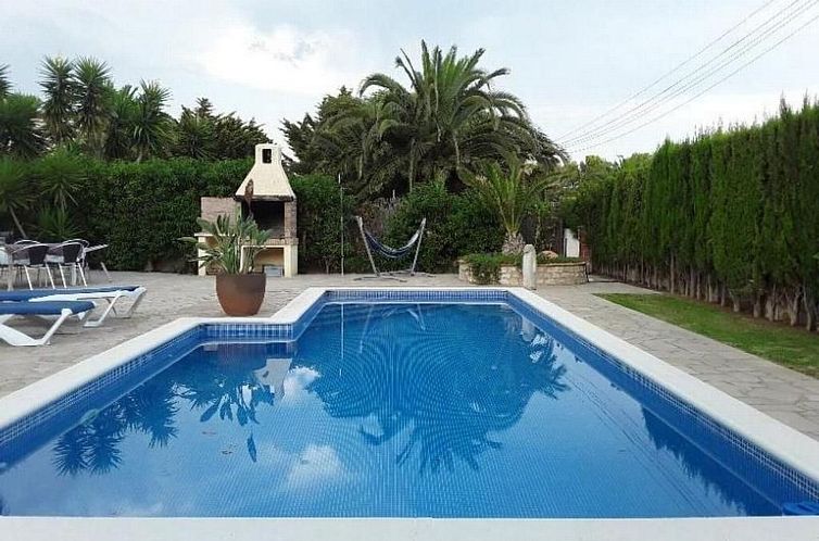Vakantiehuis Ferienhaus mit Pool am Meer