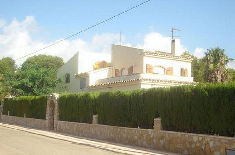Vakantiehuis Ferienhaus mit Pool am Meer