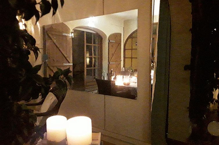 Vakantiehuis Ferienhaus mit Pool am Meer