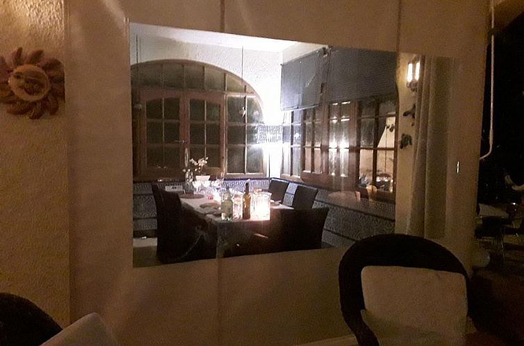 Vakantiehuis Ferienhaus mit Pool am Meer