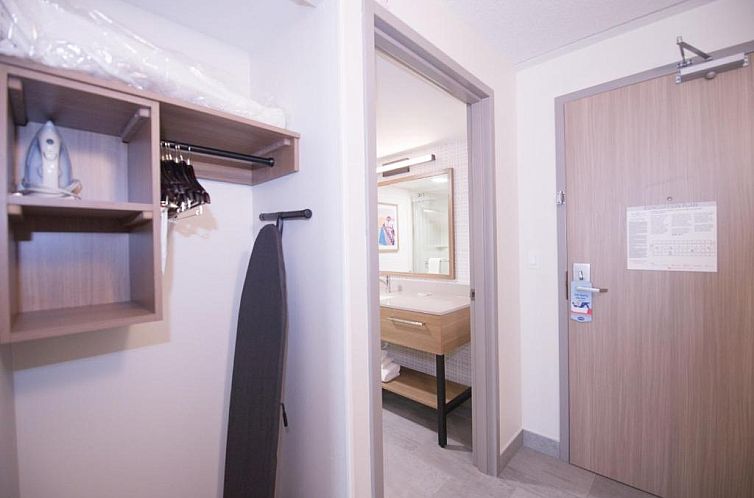 Hampton Inn Chicago-Carol Stream