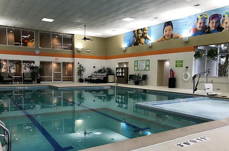 Holiday Inn Hotel & Suites Chicago-Carol Stream/Wheaton, an 
