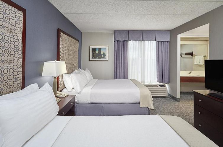 Holiday Inn Hotel & Suites Chicago-Carol Stream/Wheaton, an 
