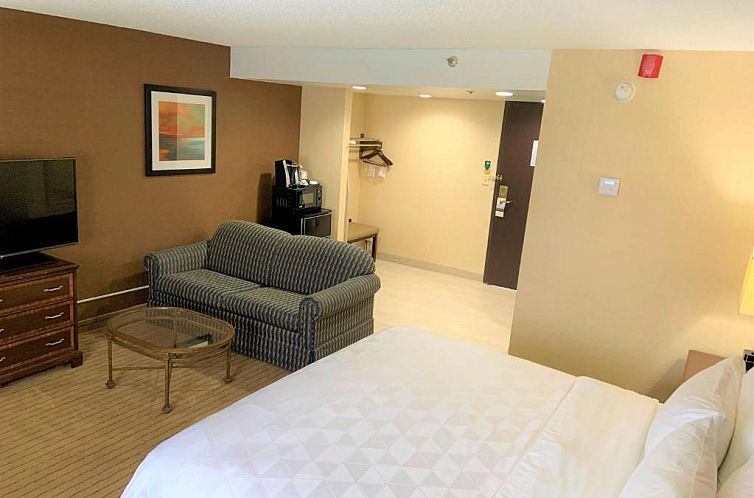 Holiday Inn Hotel & Suites Chicago-Carol Stream/Wheaton, an 