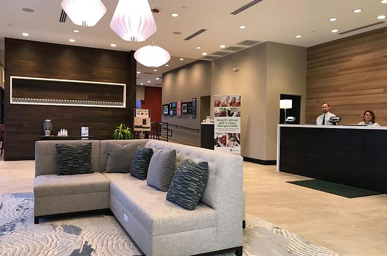 Holiday Inn Hotel & Suites Chicago-Carol Stream/Wheaton, an 