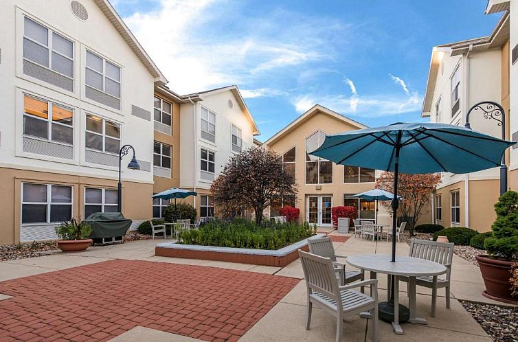 Hampton Inn & Suites Chicago-Hoffman Estates