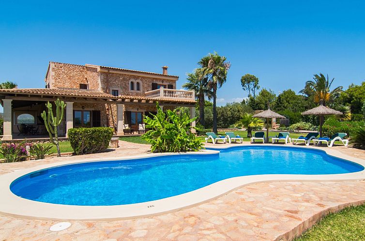 Vakantiehuis Fantastische Finca mit überdachter Terrasse