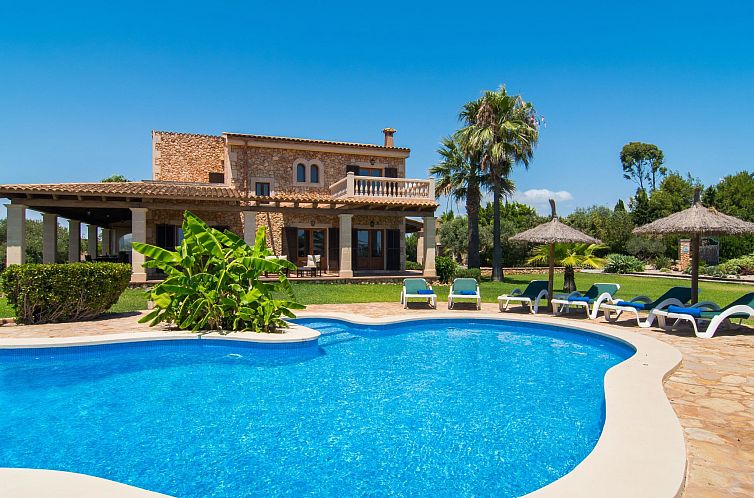 Vakantiehuis Fantastische Finca mit überdachter Terrasse