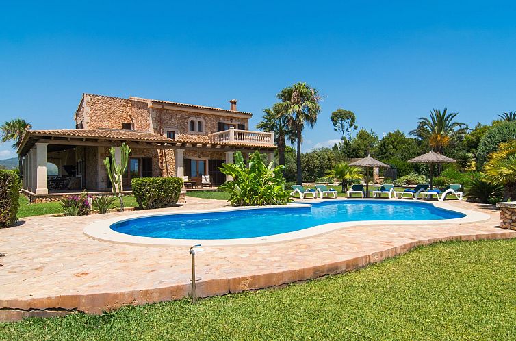 Vakantiehuis Fantastische Finca mit überdachter Terrasse