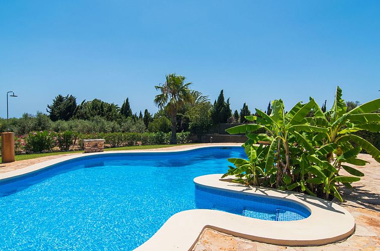 Vakantiehuis Fantastische Finca mit überdachter Terrasse