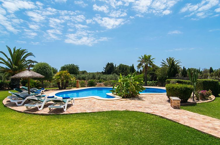 Vakantiehuis Fantastische Finca mit überdachter Terrasse