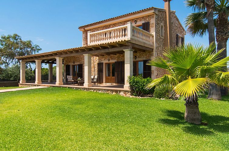 Vakantiehuis Fantastische Finca mit überdachter Terrasse