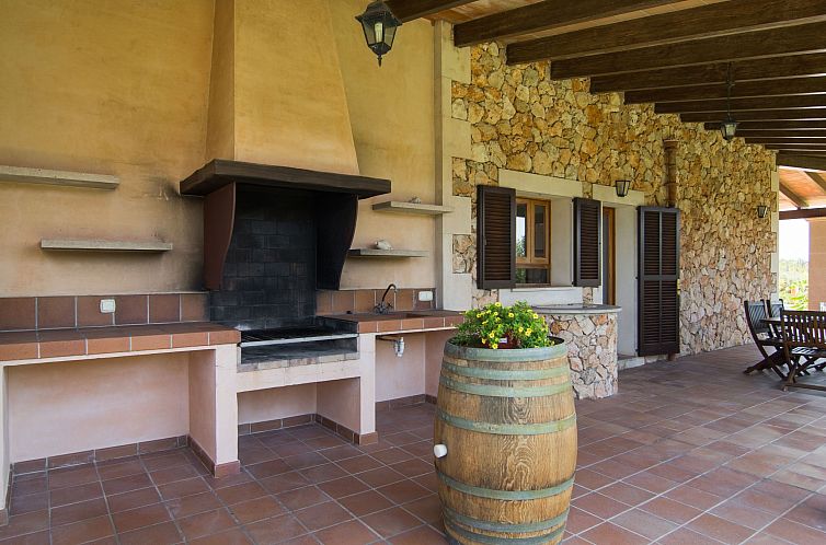 Vakantiehuis Fantastische Finca mit überdachter Terrasse