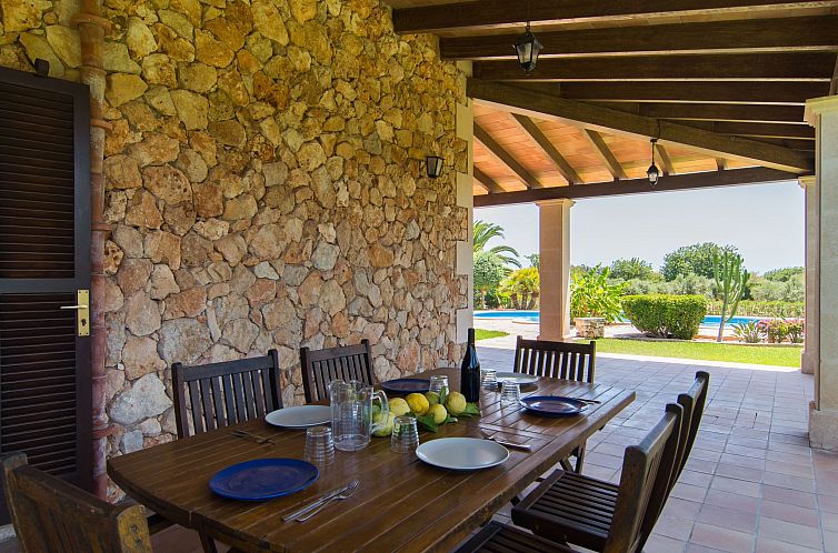 Vakantiehuis Fantastische Finca mit überdachter Terrasse