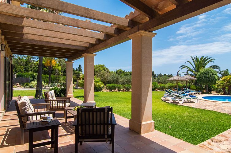 Vakantiehuis Fantastische Finca mit überdachter Terrasse
