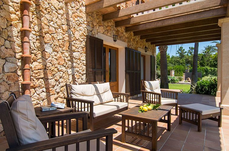 Vakantiehuis Fantastische Finca mit überdachter Terrasse