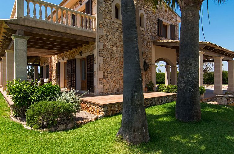 Vakantiehuis Fantastische Finca mit überdachter Terrasse