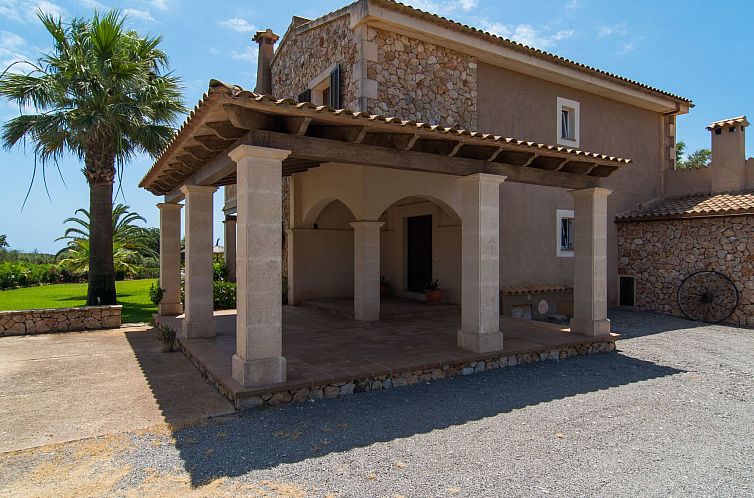 Vakantiehuis Fantastische Finca mit überdachter Terrasse