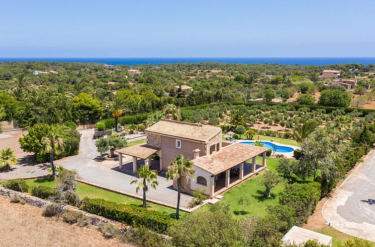 Vakantiehuis Fantastische Finca mit überdachter Terrasse
