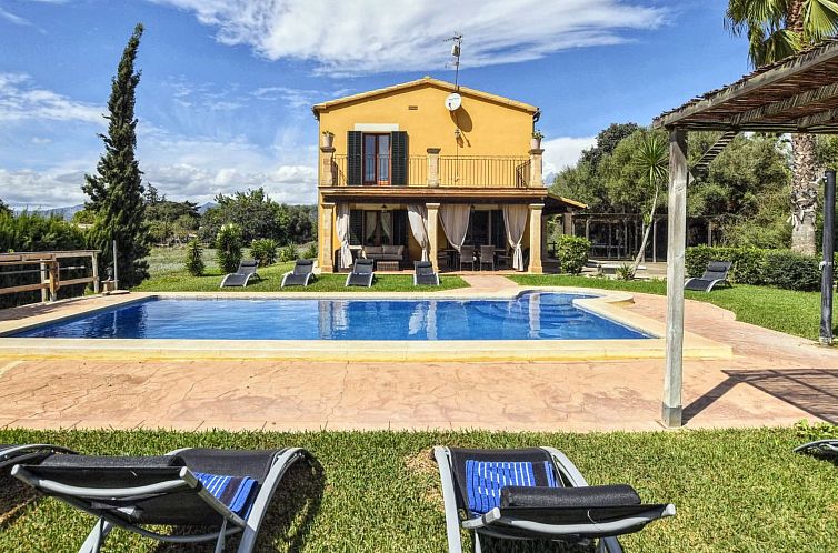 Vakantiehuis Gemütliches Ferienhaus mit Pool