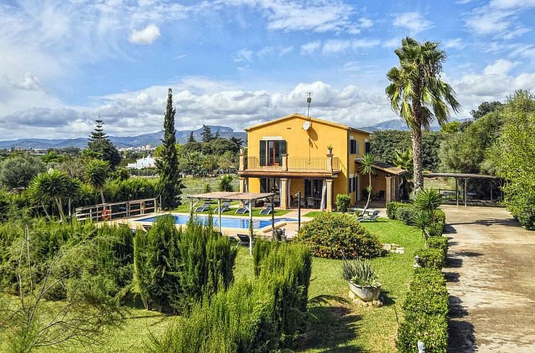 Vakantiehuis Gemütliches Ferienhaus mit Pool