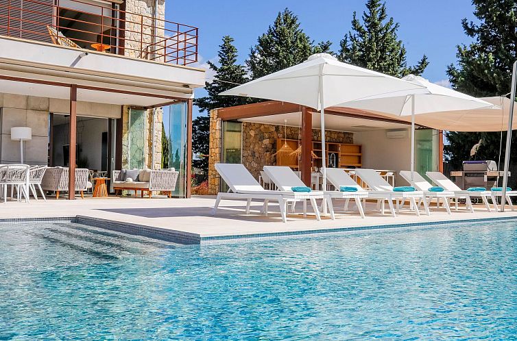 Vakantiehuis Luxuriöse Villa mit beheiztem Pool für 8 Pers