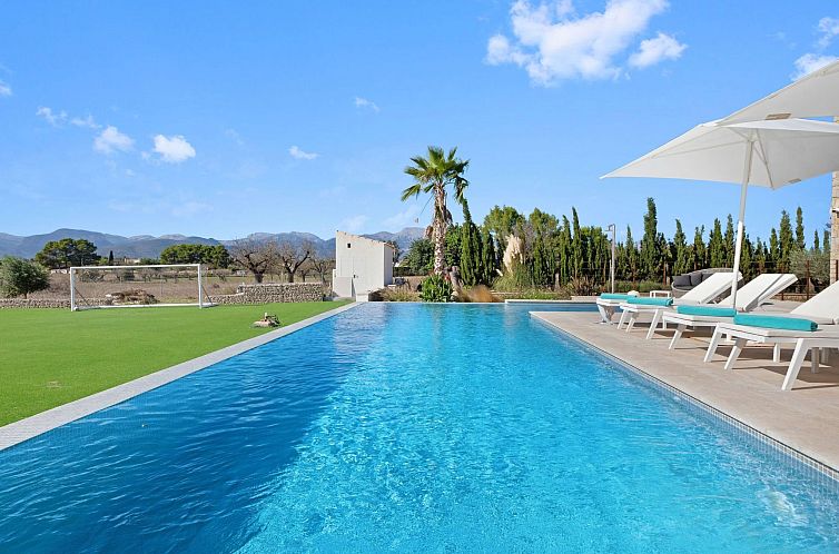 Vakantiehuis Luxuriöse Villa mit beheiztem Pool für 8 Pers