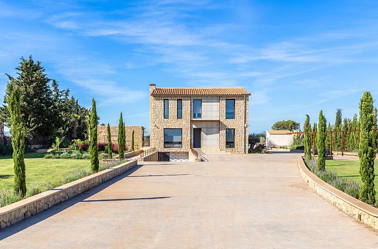 Vakantiehuis Luxuriöse Villa mit beheiztem Pool für 8 Pers