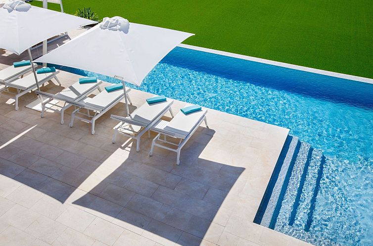 Vakantiehuis Luxuriöse Villa mit beheiztem Pool für 8 Pers