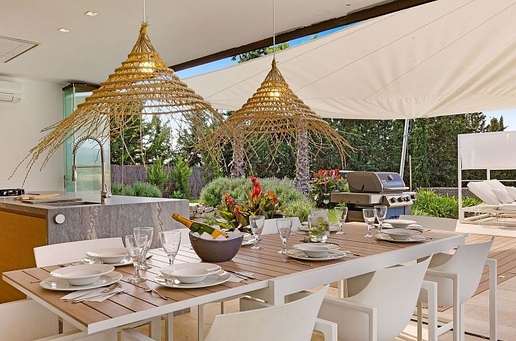 Vakantiehuis Luxuriöse Villa mit beheiztem Pool für 8 Pers