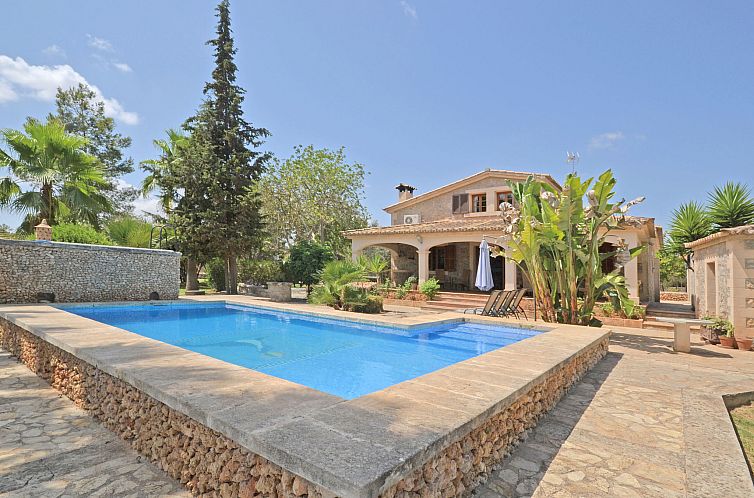 Vakantiehuis Tiraset