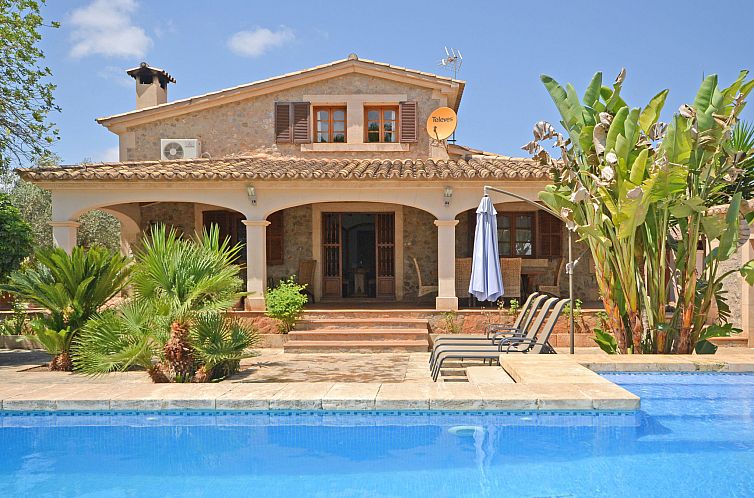 Vakantiehuis Tiraset