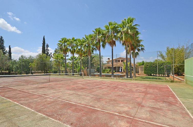 Vakantiehuis Tiraset