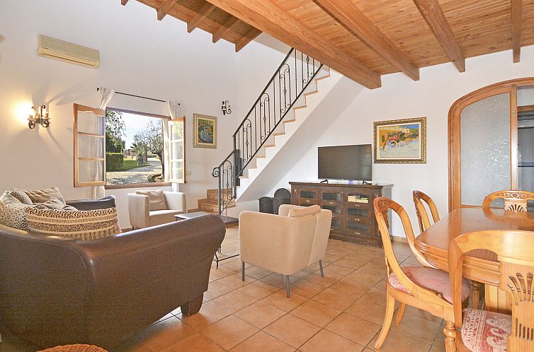Vakantiehuis Tiraset