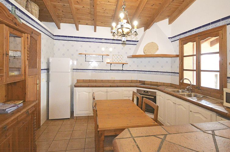 Vakantiehuis Tiraset