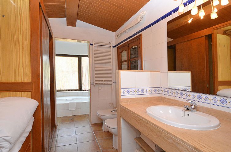 Vakantiehuis Tiraset