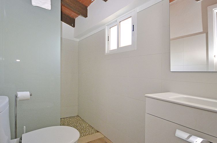 Vakantiehuis Tiraset