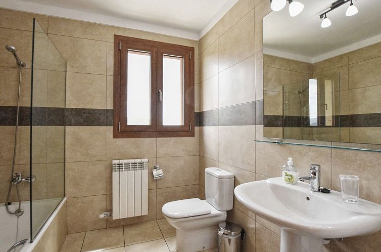 Vakantiehuis Ferienvilla mit Garten, Grill und Terrasse