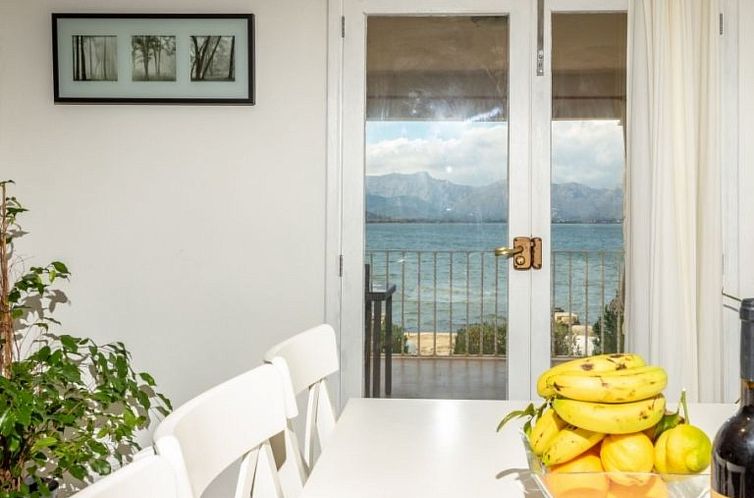 Appartement "Voramar Baix" mit Terrasse