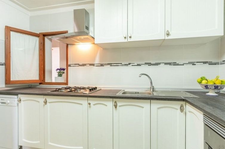 Appartement "Voramar Baix" mit Terrasse