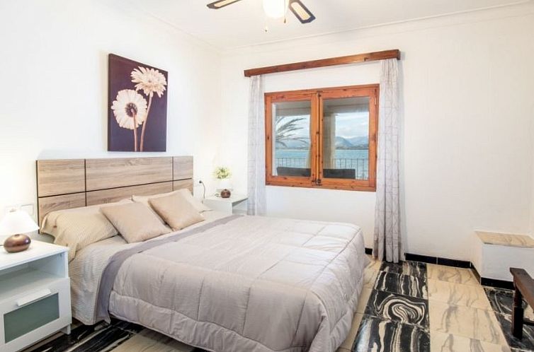 Appartement "Voramar Baix" mit Terrasse