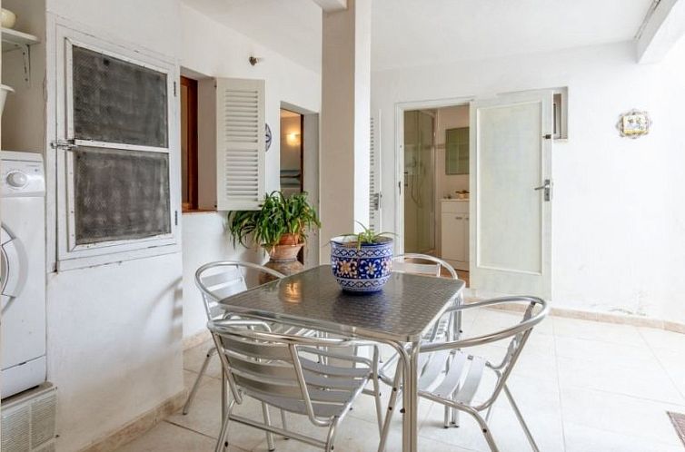 Appartement "Voramar Baix" mit Terrasse