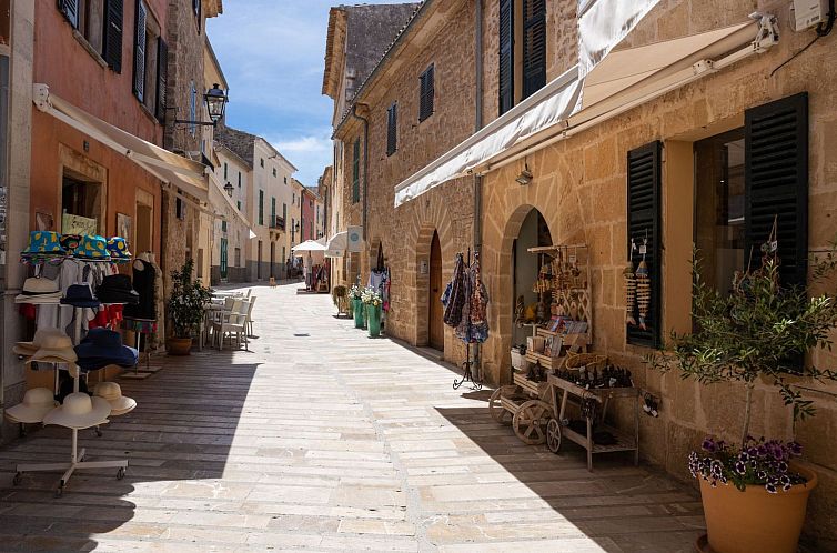 Appartement "Voramar Baix" mit Terrasse