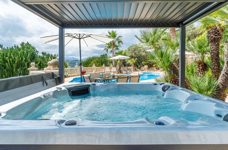 Vakantiehuis Villa 'Oscols d'Alt' mit eigenem Pool