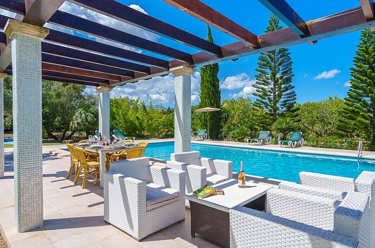 Vakantiehuis Schönes Landhaus mit Pool für 10 Personen in 