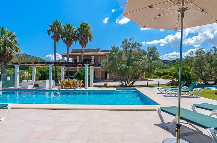 Vakantiehuis Schönes Landhaus mit Pool für 10 Personen in 