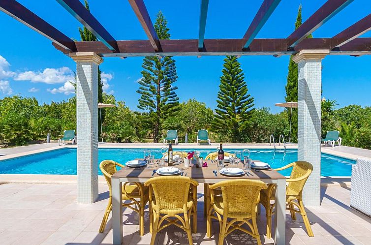 Vakantiehuis Schönes Landhaus mit Pool für 10 Personen in 