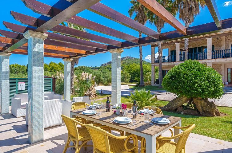 Vakantiehuis Schönes Landhaus mit Pool für 10 Personen in 
