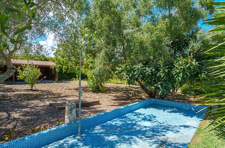 Vakantiehuis Schönes Landhaus mit Pool für 10 Personen in 